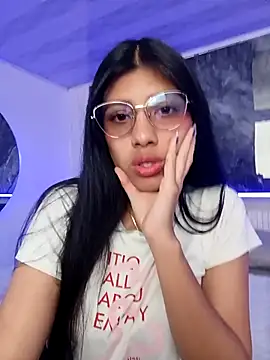 Briseida-White online show from October 15, 2025, 1:44 pm