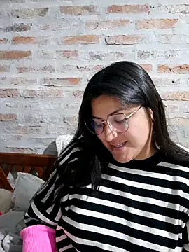 Snapshot of morenalatinaa chatting on May 11, 2026, 2:39 am morenalatinaa online show from May 11, 2026, 2:39 am