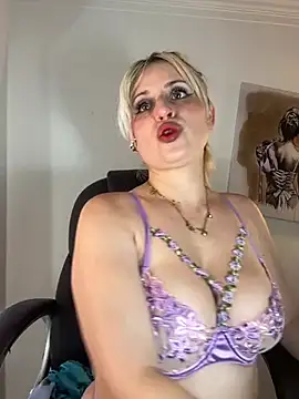Snapshot of Adeline_1 chatting on June 9, 2026, 2:45 am Adeline 1 online show from June 9, 2026, 2:45 am