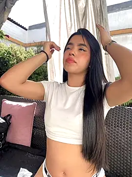 Snapshot of LunaMoore_Pink chatting on October 24, 2025, 1:40 pm LunaMoore Pink online show from October 24, 2025, 1:40 pm