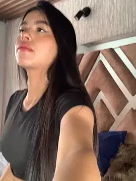 Snapshot of LunaMoore_Pink chatting on October 25, 2025, 12:56 pm LunaMoore Pink online show from October 25, 2025, 12:56 pm