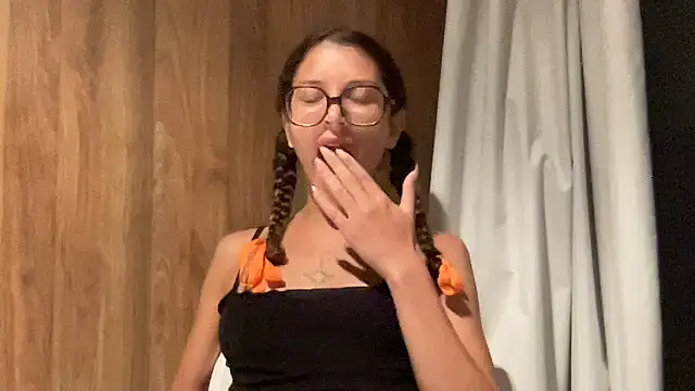 absoluthorrorfield online show from November 12, 2025, 12:44 am