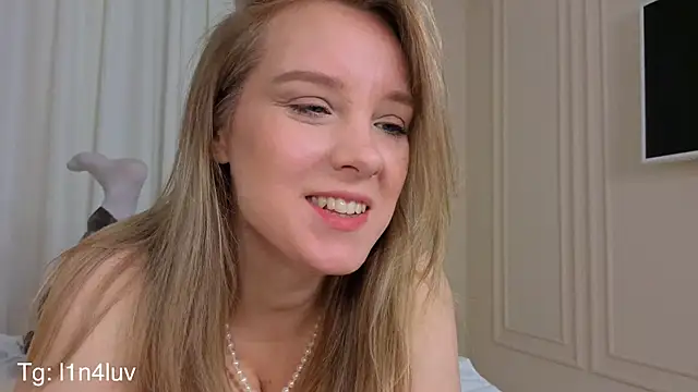 AIicaparkerc online show from November 18, 2025, 10:36 pm