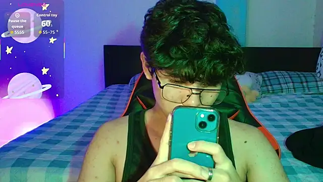 Im Camii online show from October 25, 2025, 10:37 pm