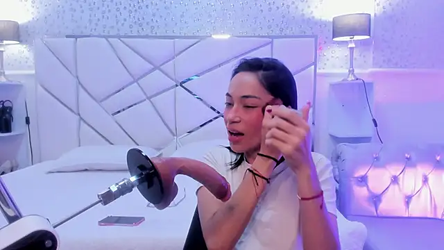 GabbiePrice online show from April 18, 2026, 11:36 am