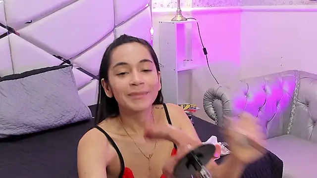 GabbiePrice online show from July 19, 2026, 12:03 am