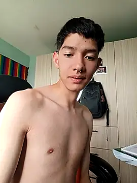 Snapshot of heyy_noah11 chatting on April 30, 2026, 8:57 pm heyy noah11 online show from April 30, 2026, 8:57 pm