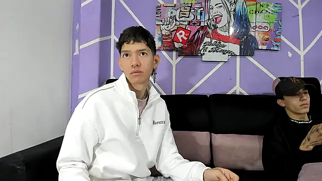 Snapshot of heyy_noah11 chatting on May 29, 2026, 1:20 pm heyy noah11 online show from May 29, 2026, 1:20 pm