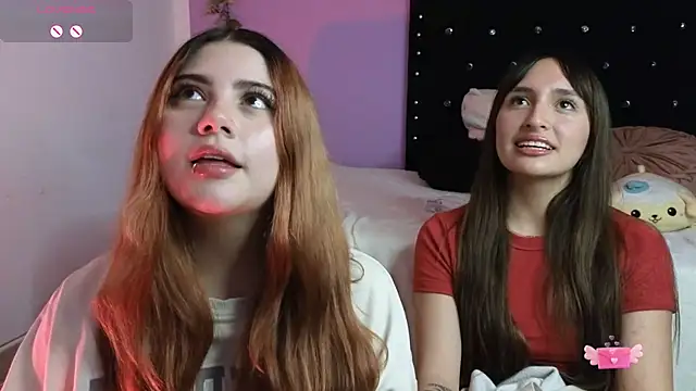 Snapshot of Leah_moon1 chatting on October 11, 2025, 2:22 am Leah moon1 online show from October 11, 2025, 2:22 am