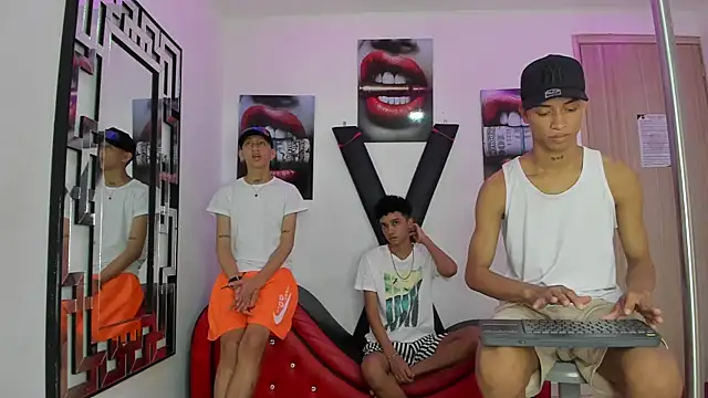 EMPIRE BOYS1 online show from November 18, 2025, 7:29 pm