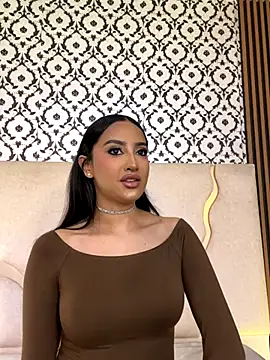 BEELLA TAY1 online show from November 6, 2025, 4:19 pm