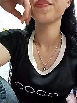 Snapshot of Su_symeo chatting on October 22, 2025, 5:52 am Su symeo online show from October 22, 2025, 5:52 am