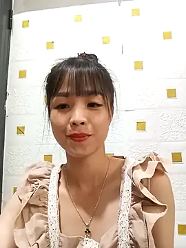 Snapshot of Su_symeo chatting on October 23, 2025, 5:29 am Su symeo online show from October 23, 2025, 5:29 am