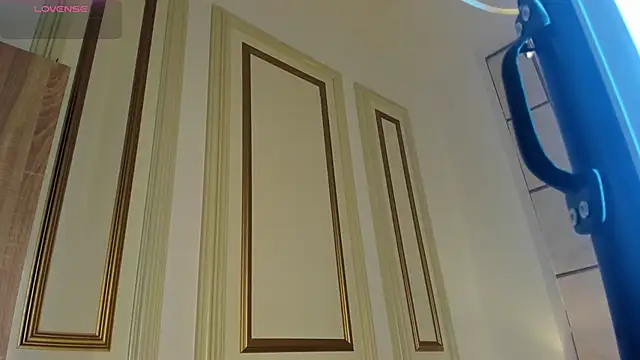 lyrabellini online show from March 13, 2026, 11:39 am