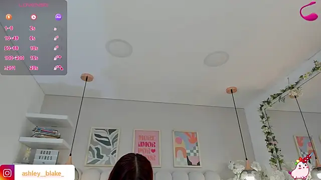 Isabella  gonzalez  online show from November 26, 2025, 3:29 am