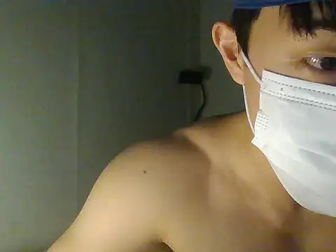 koreanboy2121 online show from October 12, 2025, 11:42 am