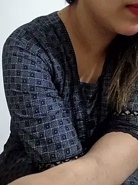 Tanha18 online show from November 17, 2025, 5:41 pm