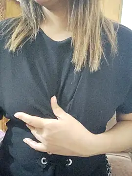 Snapshot of Tanha18 chatting on February 15, 2026, 12:40 am Tanha18 online show from February 15, 2026, 12:40 am