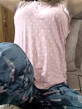 Snapshot of Tanha18 chatting on February 18, 2026, 1:01 am Tanha18 online show from February 18, 2026, 1:01 am