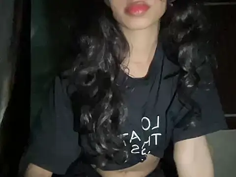 youngriri2 online show from October 19, 2025, 8:31 pm