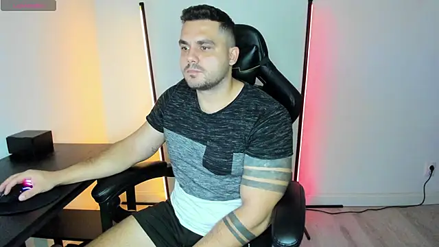 Snapshot of Danielbateson chatting on October 12, 2025, 10:47 am Danielbateson online show from October 12, 2025, 10:47 am