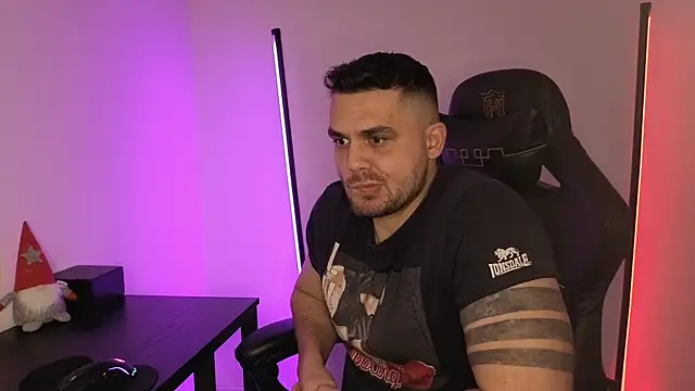 Snapshot of Danielbateson chatting on January 12, 2026, 2:00 pm Danielbateson online show from January 12, 2026, 2:00 pm