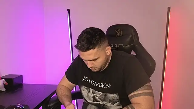 Snapshot of Danielbateson chatting on January 14, 2026, 1:17 pm Danielbateson online show from January 14, 2026, 1:17 pm