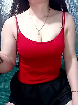 Snapshot of LeanaLy chatting on May 13, 2026, 12:30 am LeanaLy online show from May 13, 2026, 12:30 am