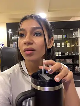 AlyssaRay online show from April 1, 2026, 1:41 pm