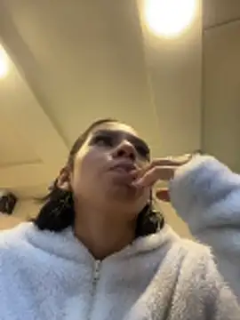 AlyssaRay online show from May 25, 2026, 1:50 pm