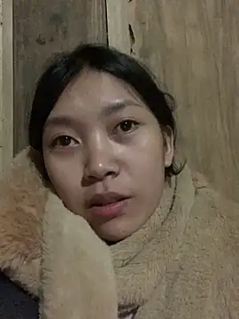 linh-lan1 online show from November 27, 2025, 1:35 pm