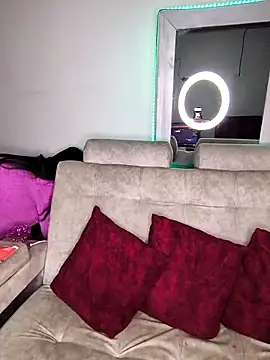 kitten25-hott online show from October 21, 2025, 2:01 am