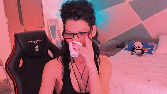 SweetSin40 online show from April 19, 2026, 7:16 pm