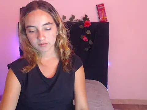 Snapshot of mandyy_petite chatting on October 11, 2025, 7:56 pm mandyy petite online show from October 11, 2025, 7:56 pm
