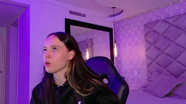 CARO ADAMS1 online show from November 29, 2025, 11:46 am