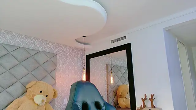 CARO ADAMS1 online show from January 6, 2026, 12:09 pm