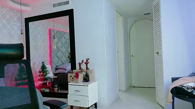 CARO ADAMS1 online show from January 10, 2026, 10:50 am