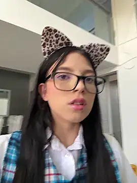 l0lita sweet online show from February 9, 2026, 3:27 pm