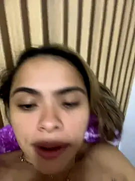 safadinhaquenteW online show from November 18, 2025, 4:17 am