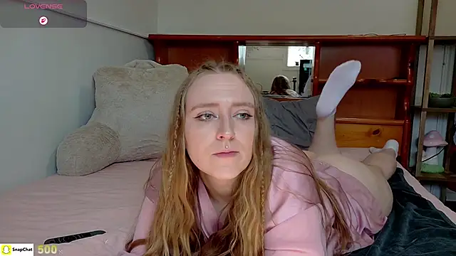 Pattyworld69 online show from April 17, 2026, 4:21 pm