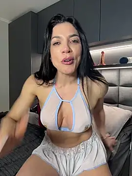 Snapshot of Kattefit chatting on June 15, 2026, 5:15 pm Kattefit online show from June 15, 2026, 5:15 pm