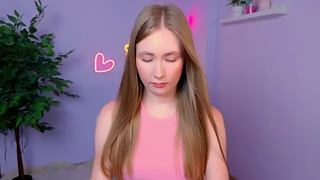 Snapshot of EllyColins chatting on July 5, 2026, 3:23 am EllyColins online show from July 5, 2026, 3:23 am