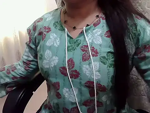 Snapshot of SexyRani2000 chatting on May 7, 2026, 5:35 am SexyRani2000 online show from May 7, 2026, 5:35 am