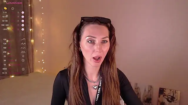 Snapshot of Lilith_Sora chatting on November 30, 2025, 2:48 am Lilith Sora online show from November 30, 2025, 2:48 am