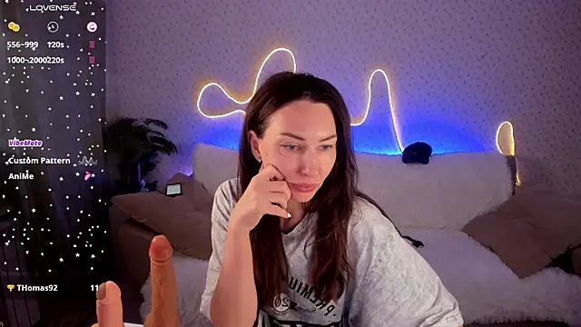 Lilith Sora online show from April 12, 2026, 1:54 am