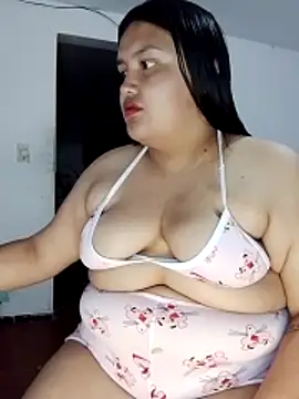 natt-bigass online show from November 13, 2025, 2:32 am