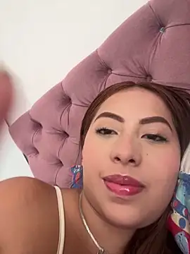 Emily Joee online show from October 25, 2025, 3:51 pm