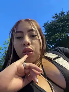 Emily Joee online show from November 8, 2025, 10:52 pm