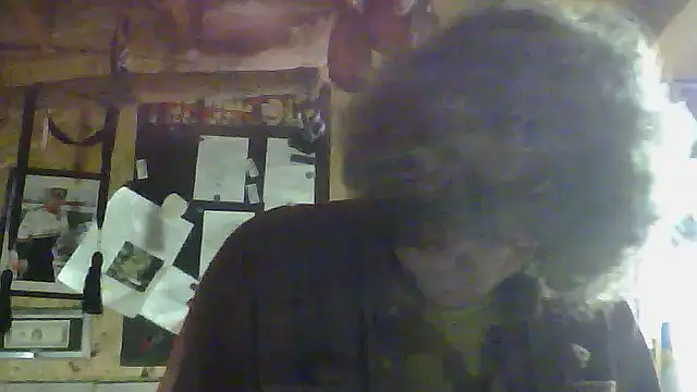 Snapshot of OldManOnline chatting on May 22, 2026, 1:46 am OldManOnline online show from May 22, 2026, 1:46 am