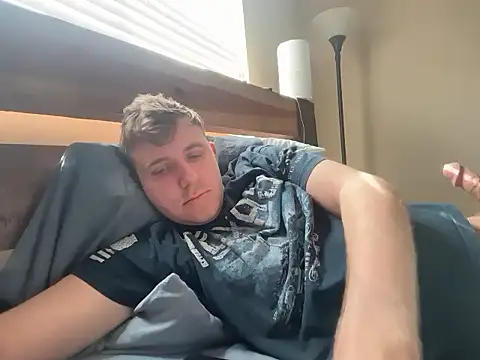 eddieeeeee1232 online show from December 15, 2025, 6:01 pm